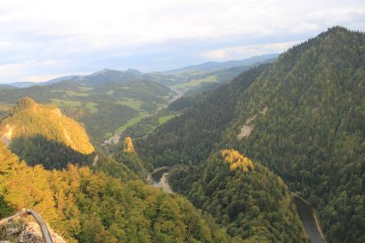 Sokolica - widok na przełom Dunajca i dolinę Leśnickiego Potoku