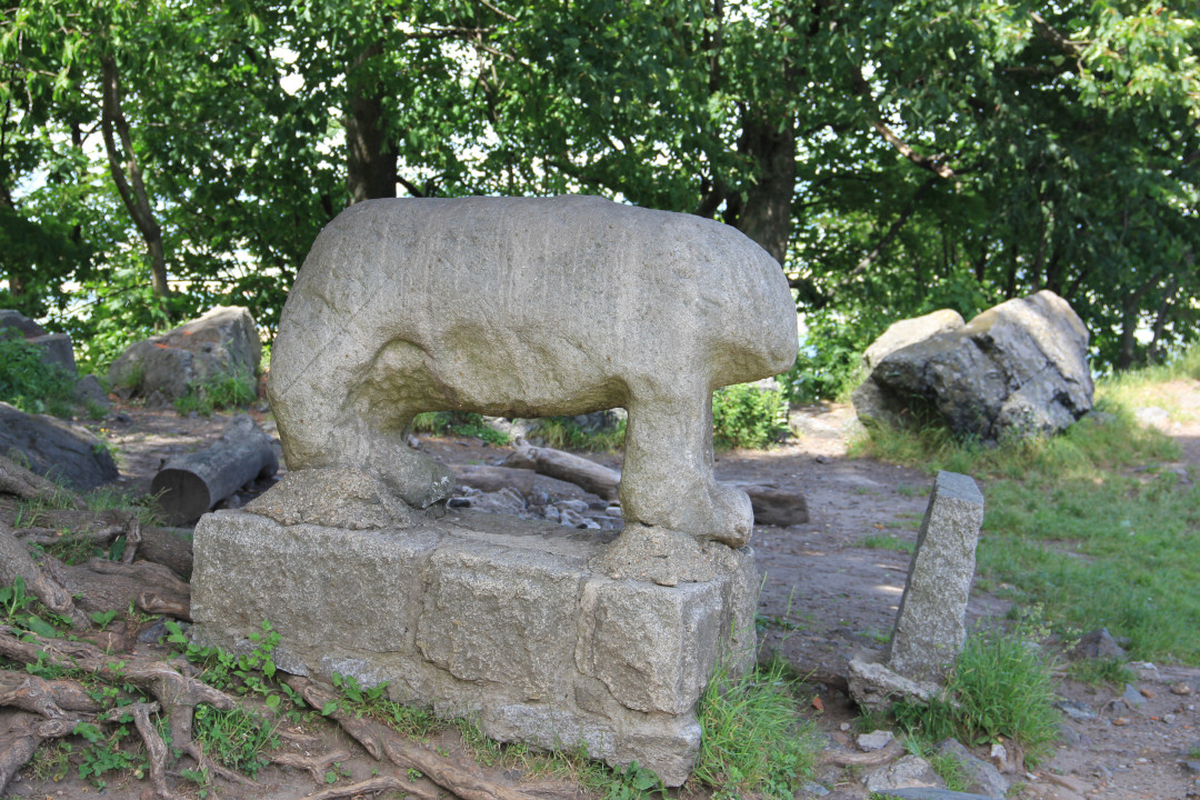 Niedźwiedź - figura kultowa na Ślęży