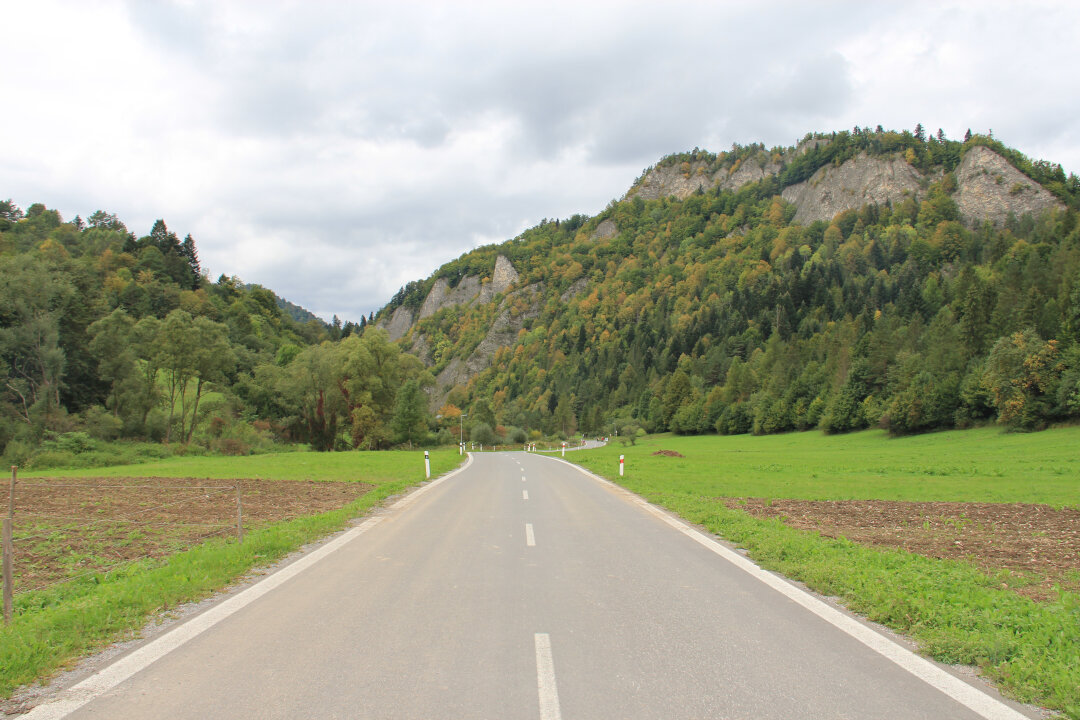 Niebieski szlak doliną Leśnickiego Potoku na Słowacji